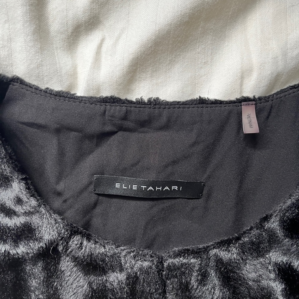 Tahari Black Faux Fur Vest - Picture 4 of 4